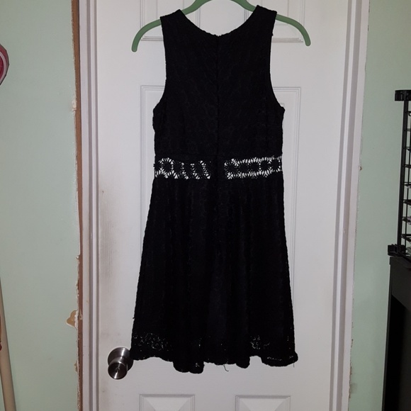 Dress - Picture 2 of 6
